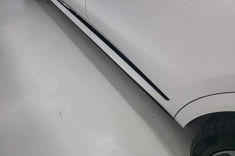 Used Hima AITO M8 2025 Extended-Range Max+ Version 53.4 kWh 6-Seater Edition Left Side Sill