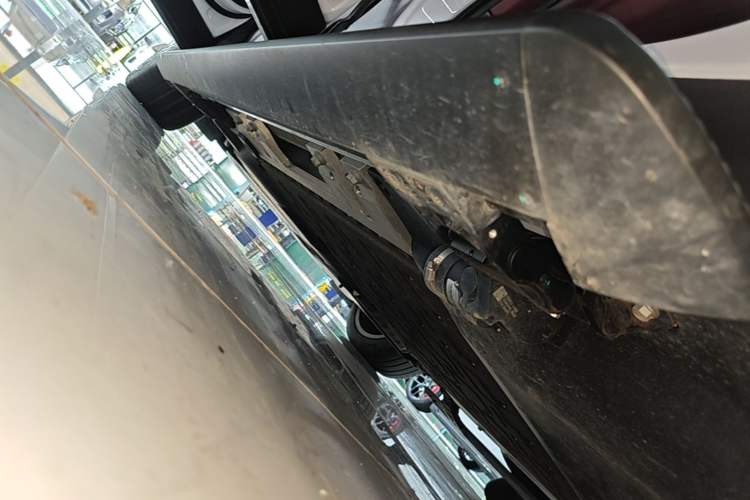 Used Hima AITO M8 2025 Extended-Range Ultra Version 53.4 kWh 5-Seater Edition Left Side Sill