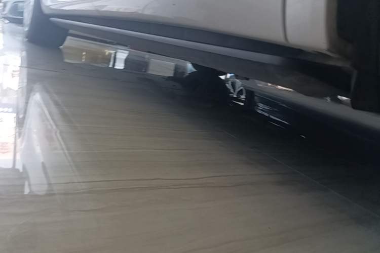 Used Hima AITO M8 2025 Extended-Range Ultra Version 53.4 kWh 6-Seater Edition Left Side Sill
