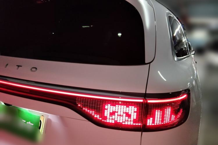Used Hima AITO M8 2025 Extended-Range Max+ Version 53.4 kWh 6-Seater Edition Rear