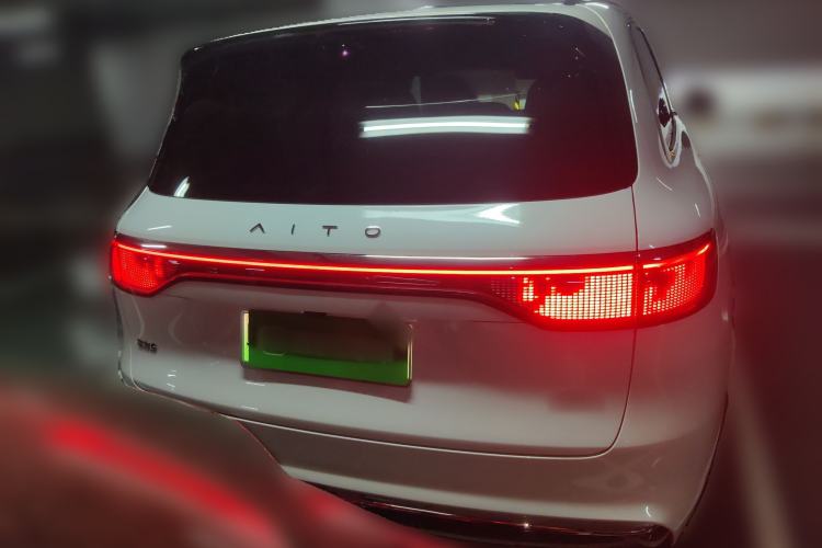 Used Hima AITO M8 2025 Extended-Range Ultra Version 53.4 kWh 6-Seater Edition Rear
