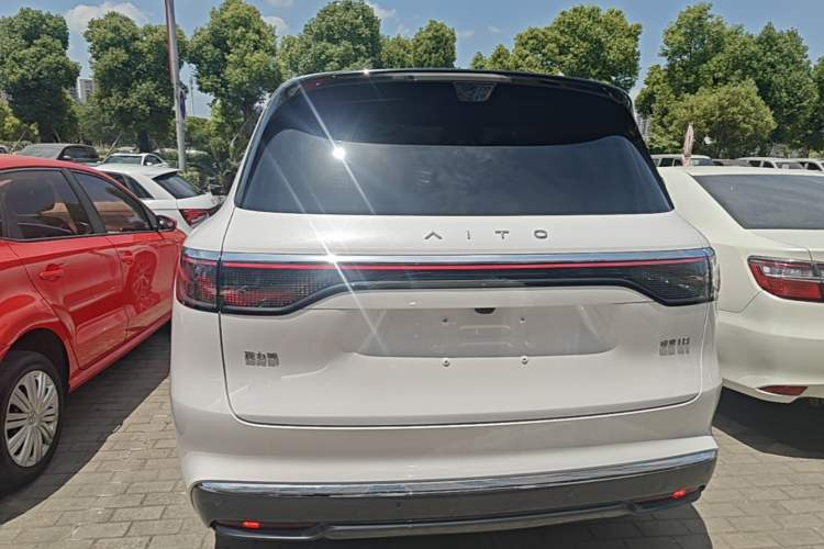 Used Hima AITO M8 2025 Extended-Range Max+ Version 53.4 kWh 6-Seater Edition Rear