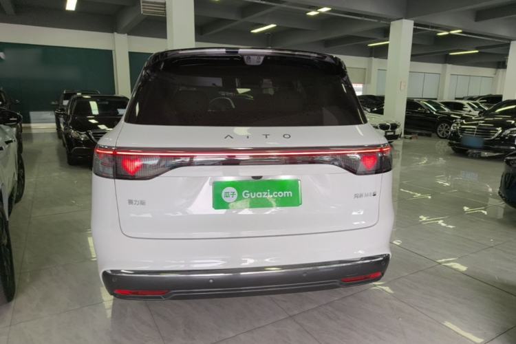 Used Hima AITO M8 2025 Model Pure Electric Max+ Five-Seat Long-Range Version Rear