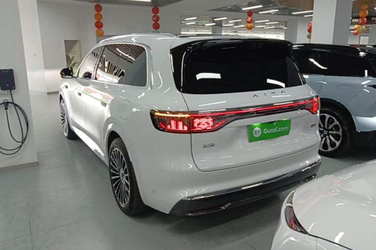 Used Hima AITO M8 2025 Extended-Range Max+ Version 53.4 kWh 5-Seater Edition Rear Left 45 Deg