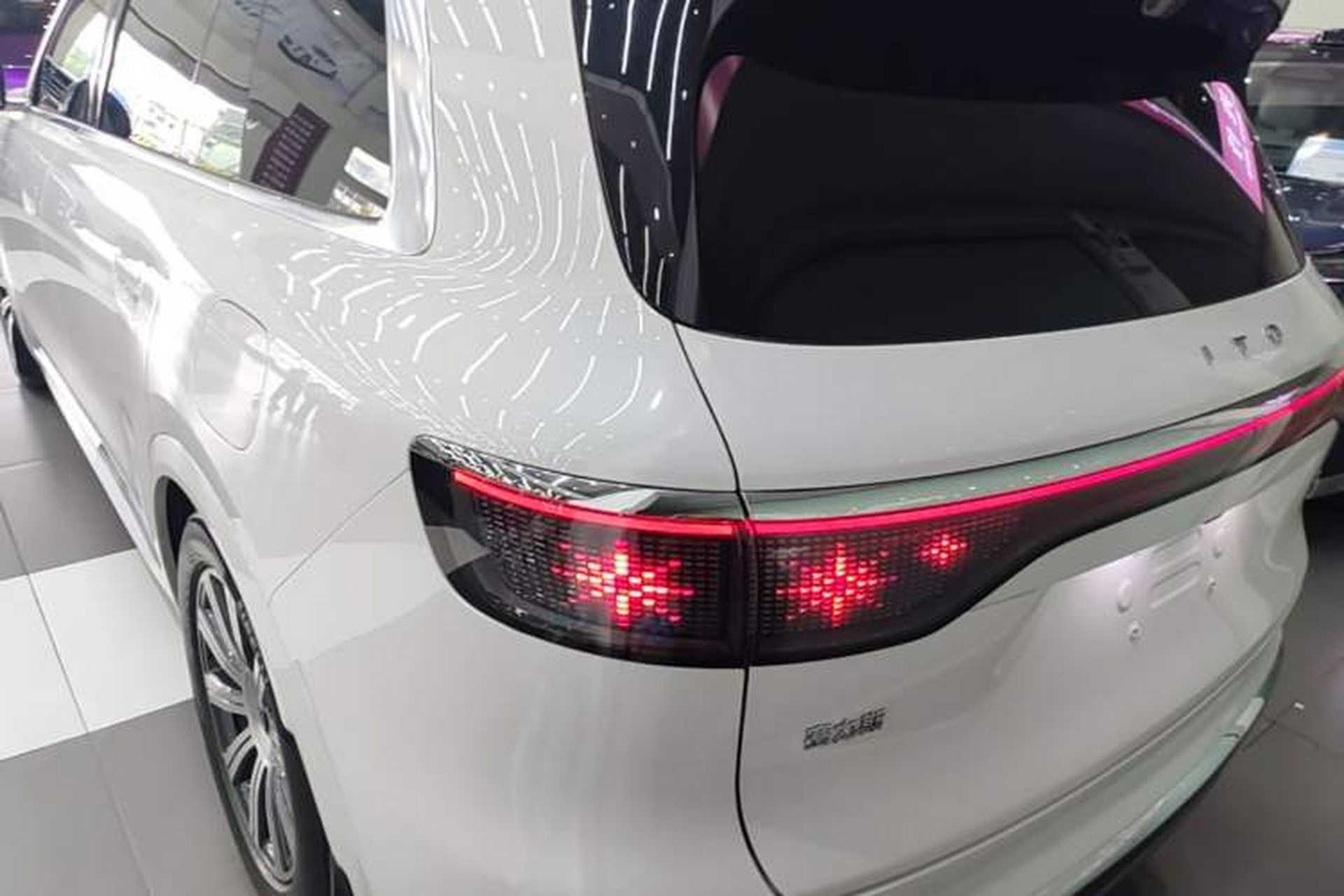 Used Hima AITO M8 2025 Extended-Range Max+ Version 53.4 kWh 5-Seater Edition Rear Left 45 Deg