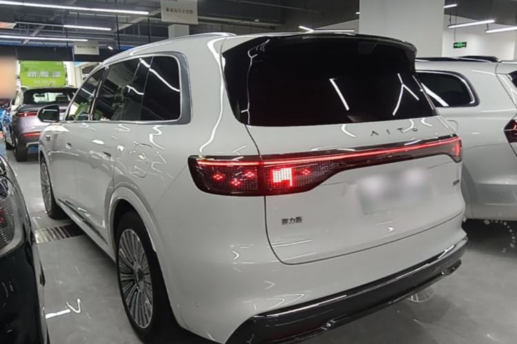 Used Hima AITO M8 2025 Extended-Range Ultra Version 53.4 kWh 5-Seater Edition Rear Left 45 Deg
