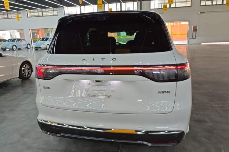 Used Hima AITO M8 2025 Extended-Range Max+ Version 53.4 kWh 6-Seater Edition Rear