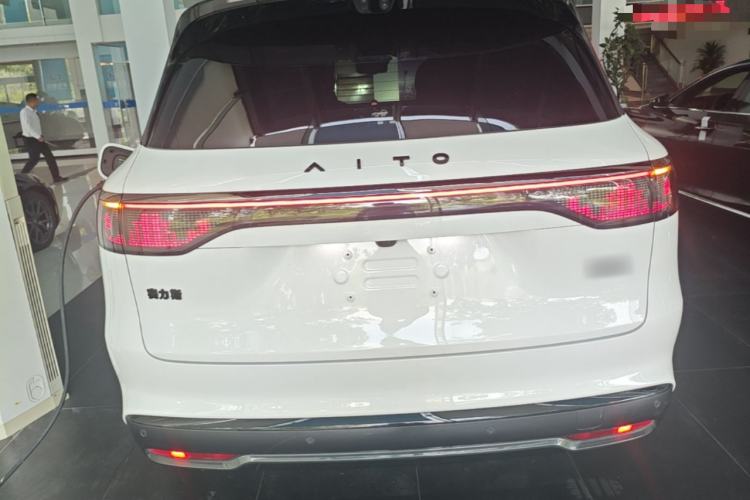 Used Hima AITO M8 2025 Extended-Range Max+ Version 53.4 kWh 6-Seater Edition Rear
