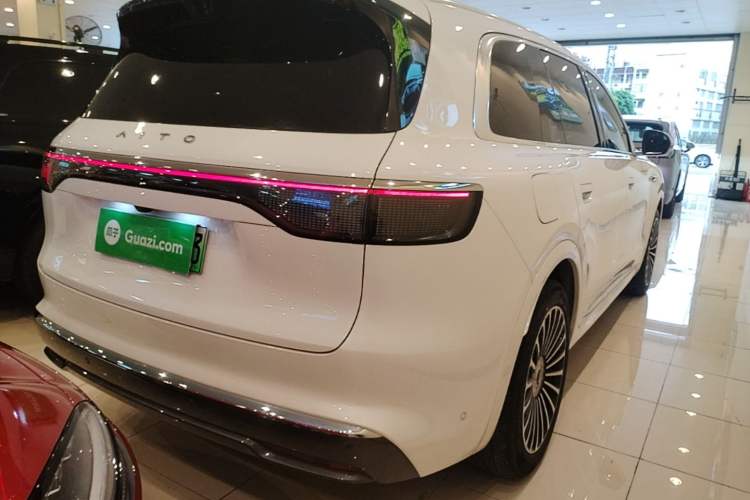 Used Hima AITO M8 2025 Extended-Range Max+ Version 53.4 kWh 6-Seater Edition Rear Right 45 Deg