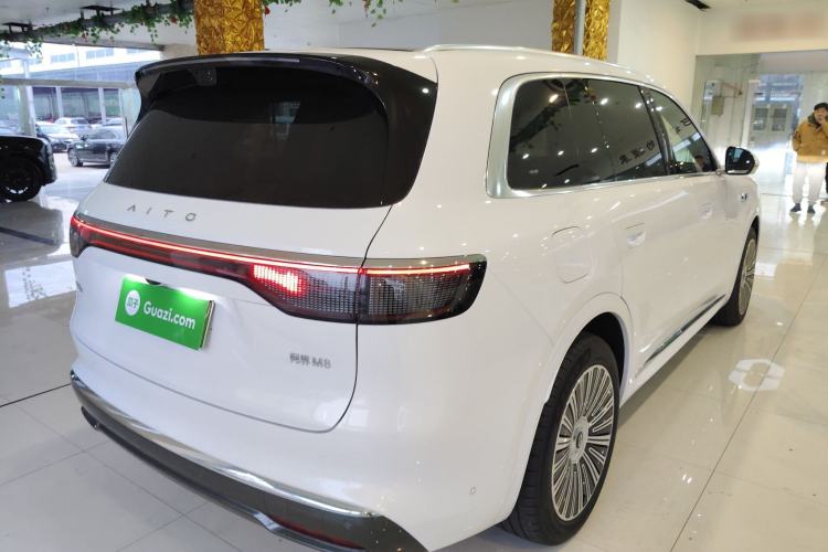Used Hima AITO M8 2025 Extended-Range Ultra Version 53.4 kWh 5-Seater Edition Rear Right 45 Deg