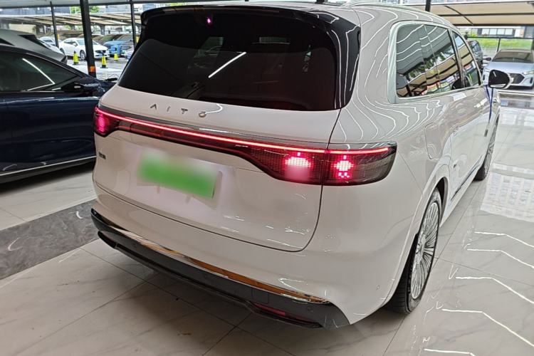 Used Hima AITO M8 2025 Extended-Range Ultra Version 53.4 kWh 5-Seater Edition Rear Right 45 Deg