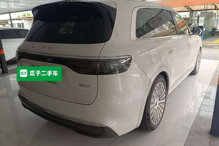 Used Hima AITO M8 2025 Extended-Range Ultra Version 53.4 kWh 5-Seater Edition Rear Right 45 Deg