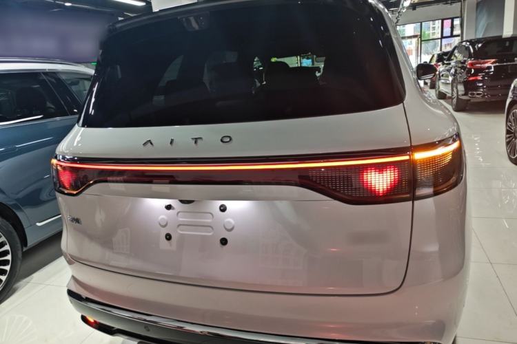 Used Hima AITO M8 2025 Extended-Range Ultra Version 53.4 kWh 6-Seater Edition Rear