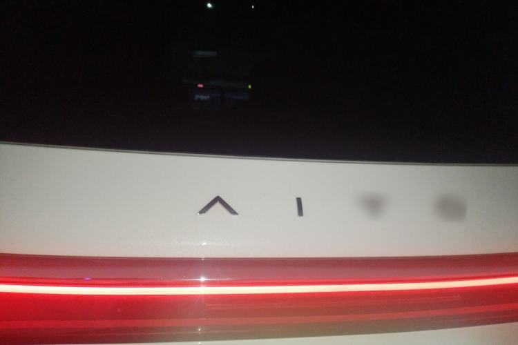 Used Hima AITO M8 2025 Extended-Range Ultra Version 53.4 kWh 6-Seater Edition Rear