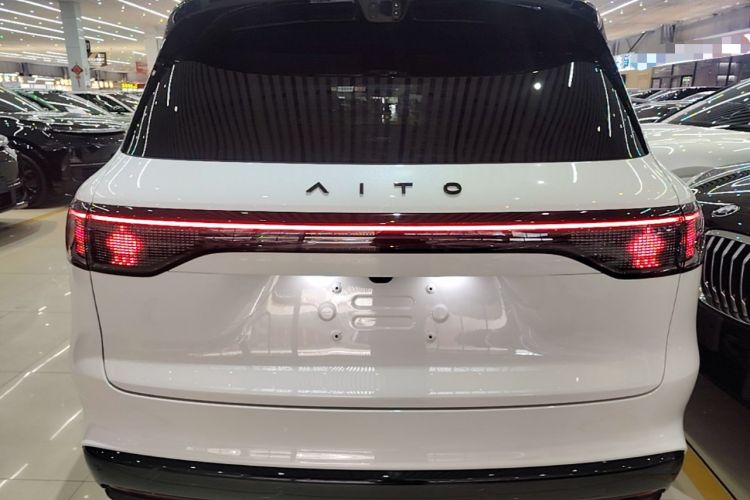Used Hima AITO M8 2025 Extended-Range Max+ Version 53.4 kWh 6-Seater Edition Rear