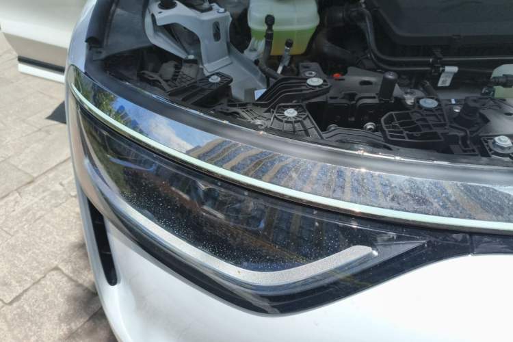 Used Hima AITO M8 2025 Extended-Range Max+ Version 53.4 kWh 6-Seater Edition Right Front Headlight
