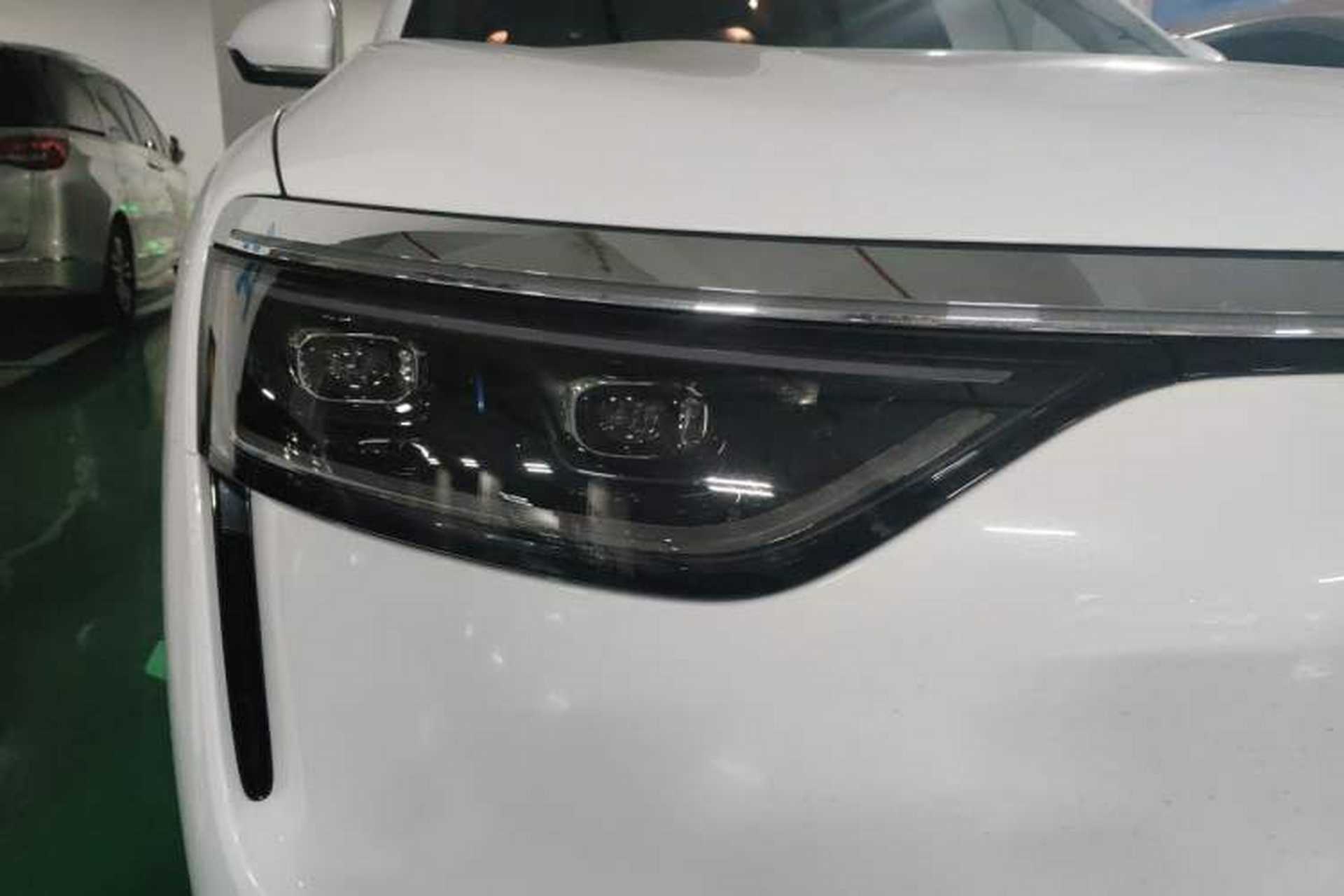 Used Hima AITO M8 2025 Extended-Range Max+ Version 53.4 kWh 6-Seater Edition Right Front Headlight