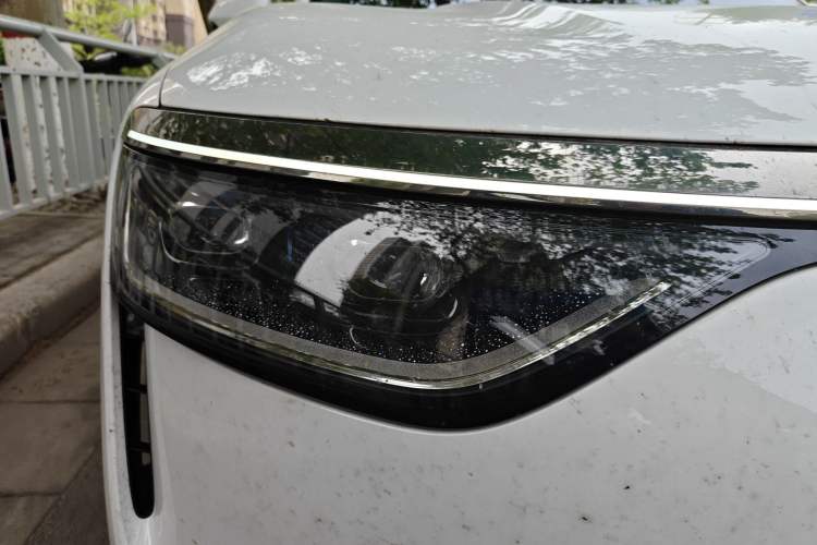 Used Hima AITO M8 2025 Extended-Range Max+ Version 53.4 kWh 6-Seater Edition Right Front Headlight