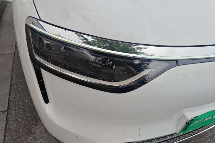 Used Hima AITO M8 2025 Model, Pure Electric Max+ Six-Seat Long-Range Version Right Front Headlight