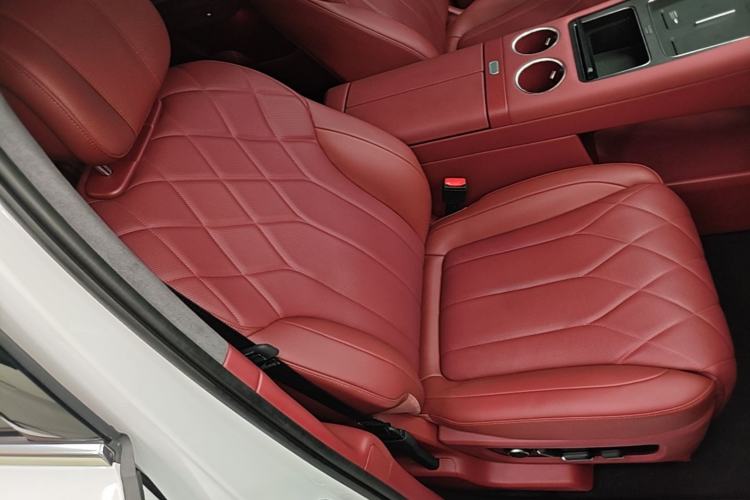 Used Hima AITO M8 2025 Extended-Range Ultra Version 53.4 kWh 5-Seater Edition Right Front Seat