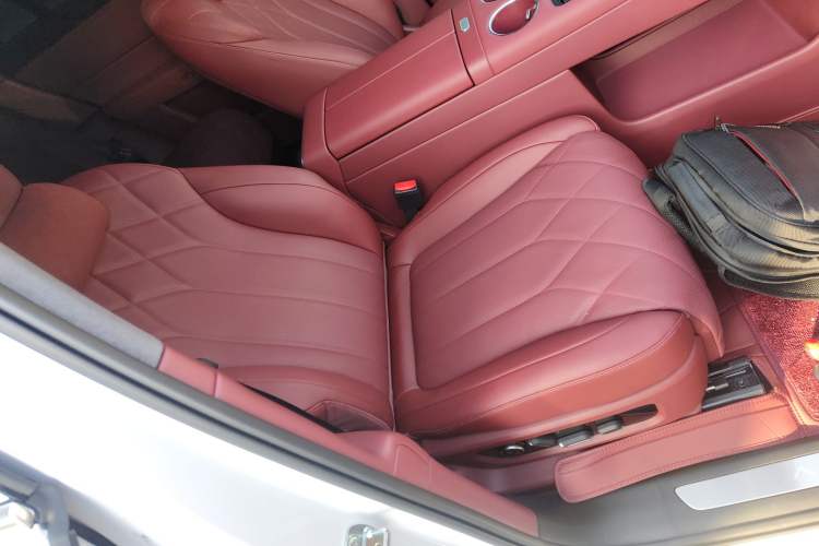 Used Hima AITO M8 2025 Model Pure Electric Max+ Five-Seat Long-Range Version Right Front Seat