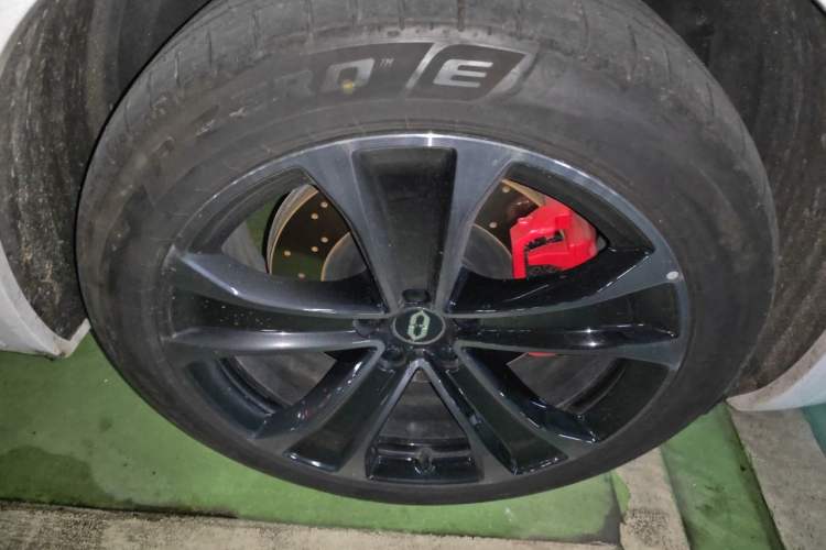 Used Hima AITO M8 2025 Extended-Range Ultra Version 53.4 kWh 6-Seater Edition Right Front Wheel Hub