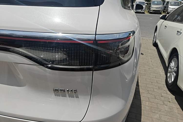 Used Hima AITO M8 2025 Extended-Range Max+ Version 53.4 kWh 6-Seater Edition Right Rear Taillight