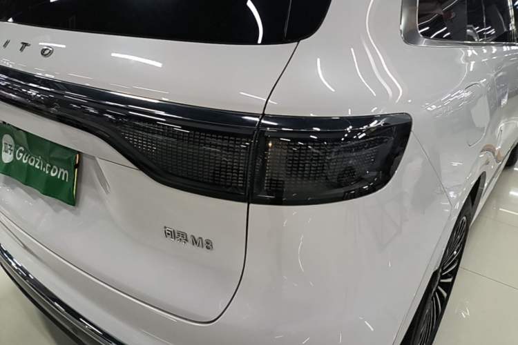 Used Hima AITO M8 2025 Extended-Range Max+ Version 53.4 kWh 6-Seater Edition Right Rear Taillight