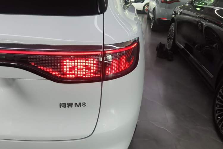 Used Hima AITO M8 2025 Extended-Range Max+ Version 53.4 kWh 5-Seater Edition Right Rear Taillight