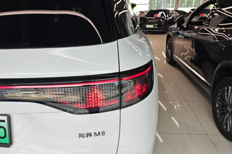 Used Hima AITO M8 2025 Extended-Range Max+ Version 53.4 kWh 6-Seater Edition Right Rear Taillight