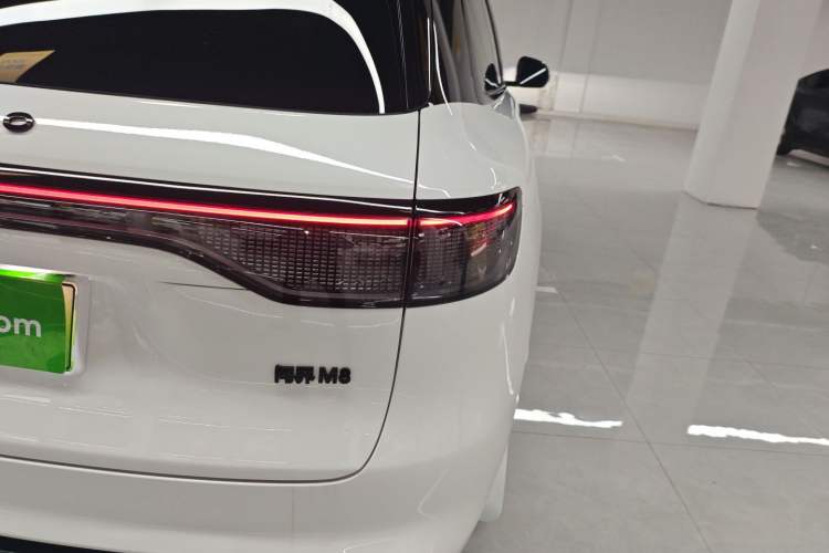 Used Hima AITO M8 2025 Extended-Range Ultra Version 53.4 kWh 6-Seater Edition Right Rear Taillight