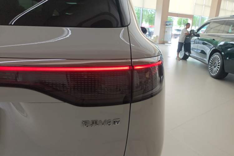 Used Hima AITO M8 2025 Model Pure Electric Max+ Five-Seat Long-Range Version Right Rear Taillight