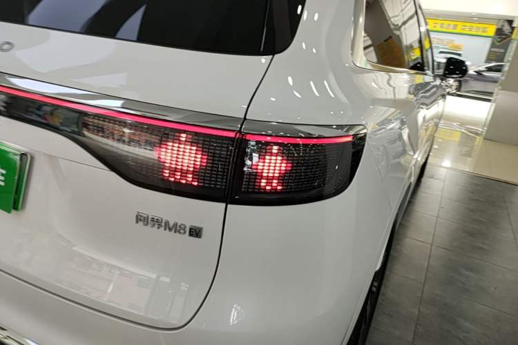 Used Hima AITO M8 2025 Model Pure Electric Max+ Five-Seat Long-Range Version Right Rear Taillight