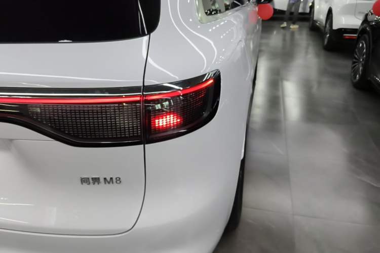 Used Hima AITO M8 2025 Extended-Range Max+ Version 53.4 kWh 5-Seater Edition Right Rear Taillight