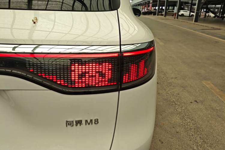 Used Hima AITO M8 2025 Extended-Range Ultra Version 53.4 kWh 6-Seater Edition Right Rear Taillight