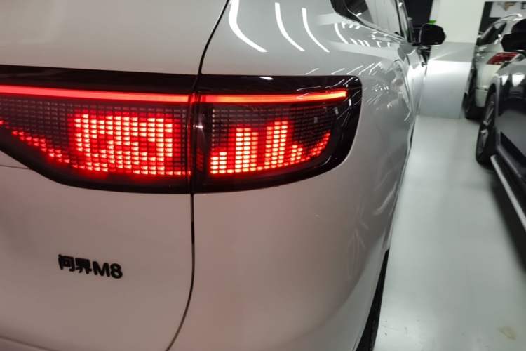 Used Hima AITO M8 2025 Extended-Range Max+ Version 53.4 kWh 6-Seater Edition Right Rear Taillight
