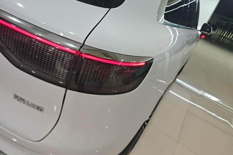 Used Hima AITO M8 2025 Model, Pure Electric Max+ Six-Seat Long-Range Version Right Rear Taillight