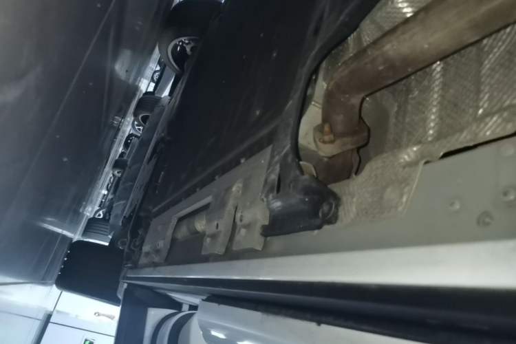 Used Hima AITO M8 2025 Extended-Range Max+ Version 53.4 kWh 5-Seater Edition Right Side Sill