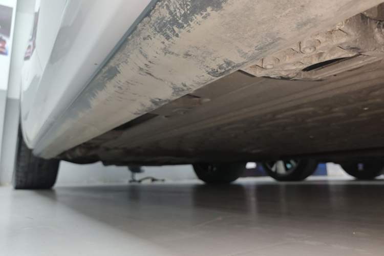 Used Hima AITO M8 2025 Extended-Range Max+ Version 53.4 kWh 6-Seater Edition Right Side Sill
