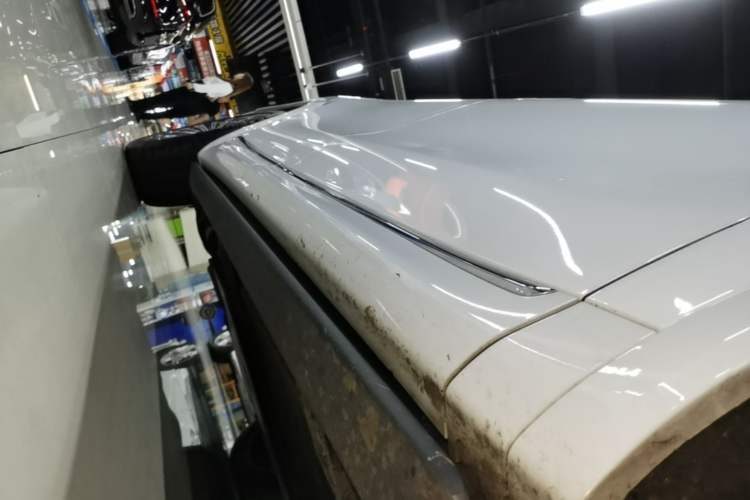 Used Hima AITO M8 2025 Extended-Range Ultra Version 53.4 kWh 6-Seater Edition Right Side Sill