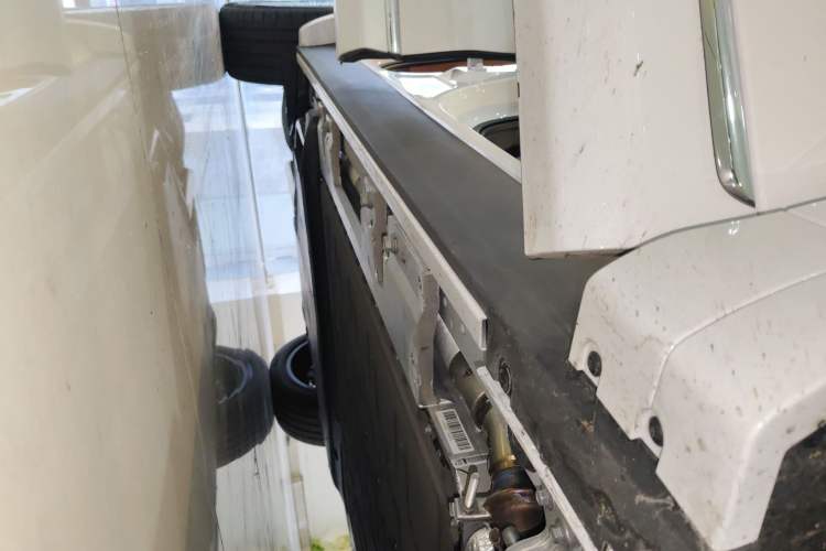 Used Hima AITO M8 2025 Extended-Range Ultra Version 53.4 kWh 5-Seater Edition Right Side Sill