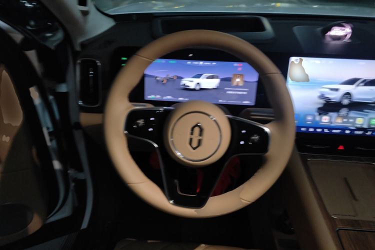 Used Hima AITO M8 2025 Extended-Range Ultra Version 53.4 kWh 6-Seater Edition Steering Wheel