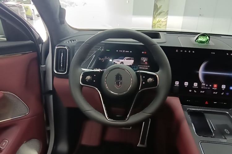 Used Hima AITO M8 2025 Extended-Range Max+ Version 53.4 kWh 5-Seater Edition Steering Wheel