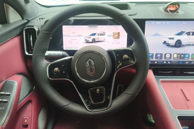 Used Hima AITO M8 2025 Extended-Range Max+ Version 53.4 kWh 6-Seater Edition Steering Wheel