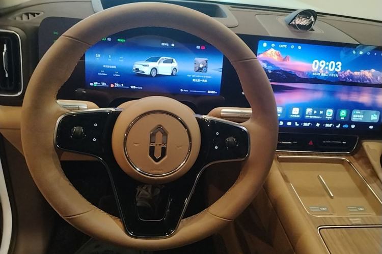 Used Hima AITO M8 2025 Extended-Range Max+ Version 53.4 kWh 6-Seater Edition Steering Wheel