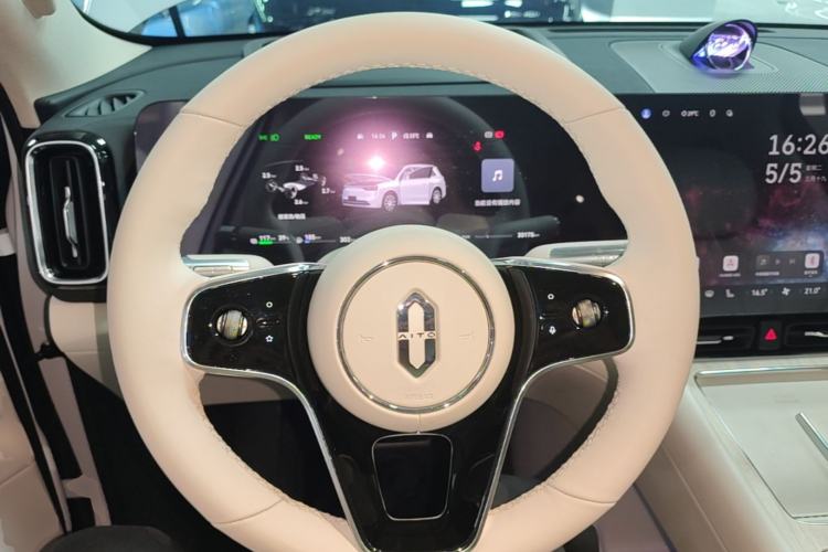 Used Hima AITO M8 2025 Extended-Range Max+ Version 53.4 kWh 6-Seater Edition Steering Wheel