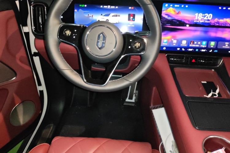 Used Hima AITO M8 2025 Extended-Range Ultra Version 53.4 kWh 6-Seater Edition Steering Wheel