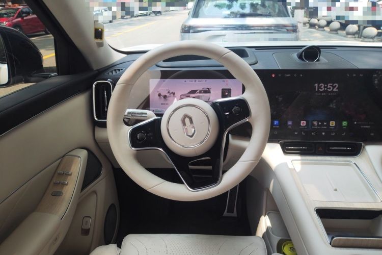 Used Hima AITO M8 2025 Extended-Range Max+ Version 53.4 kWh 6-Seater Edition Steering Wheel
