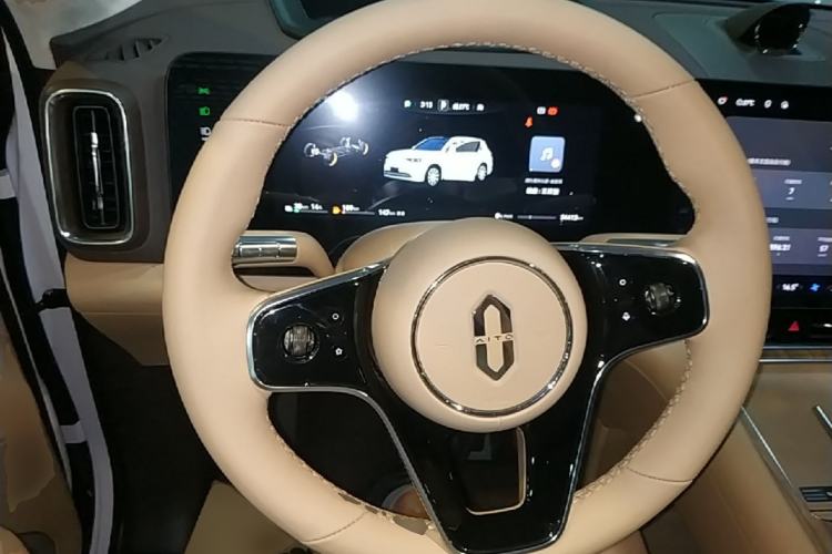 Used Hima AITO M8 2025 Extended-Range Max+ Version 53.4 kWh 6-Seater Edition Steering Wheel