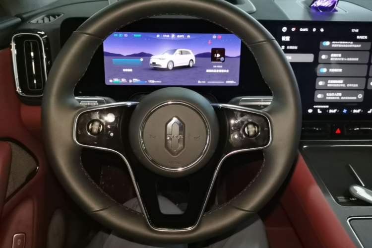 Used Hima AITO M8 2025 Extended-Range Ultra Version 53.4 kWh 6-Seater Edition Steering Wheel
